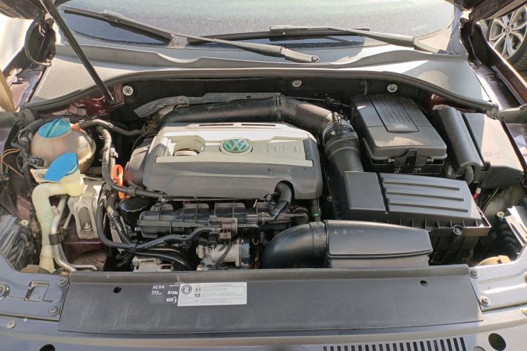 Used Volkswagen Passat 2014 1.8TSI DSG Prestige Edition Engine Bay