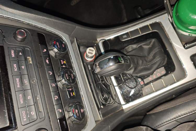 Used Volkswagen Passat 2014 1.8TSI DSG Prestige Edition Gear Lever
