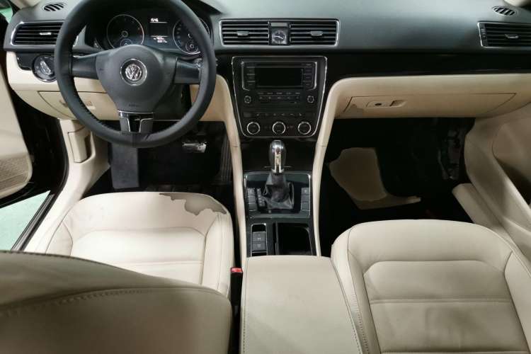 Used Volkswagen Passat 2014 1.8TSI DSG Prestige Edition Interior 2