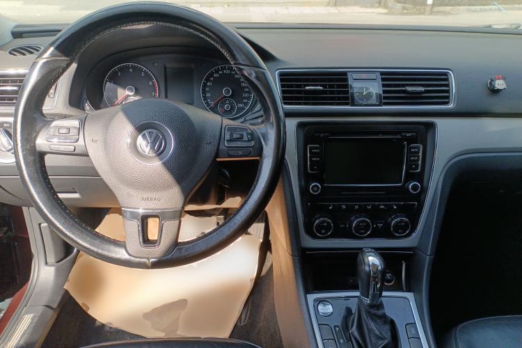 Used Volkswagen Passat 2014 1.8TSI DSG Prestige Edition Interior 2