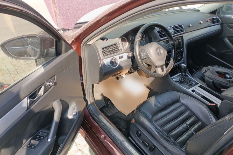 Used Volkswagen Passat 2014 1.8TSI DSG Prestige Edition Interior 3