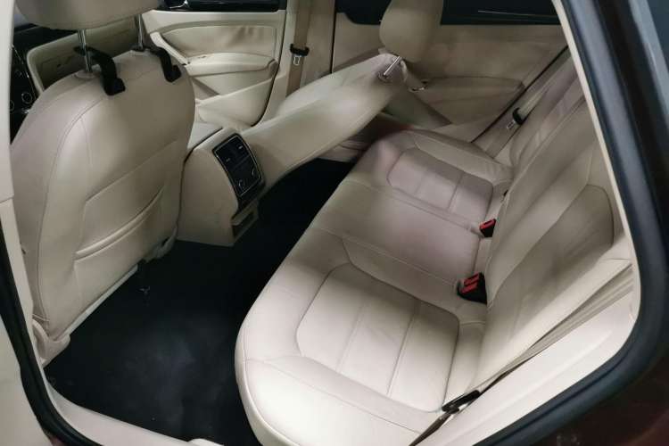 Used Volkswagen Passat 2014 1.8TSI DSG Prestige Edition Interior 4