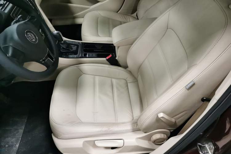 Used Volkswagen Passat 2014 1.8TSI DSG Prestige Edition Left Front Seat
