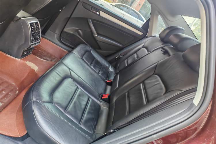 Used Volkswagen Passat 2014 1.8TSI DSG Prestige Navigation Edition Left Rear Seat