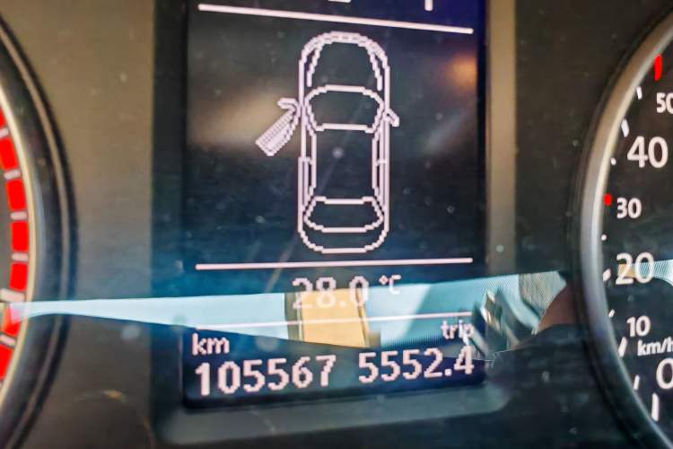 Used Volkswagen Passat 2014 1.8TSI DSG Prestige Navigation Edition Odometer Close Up