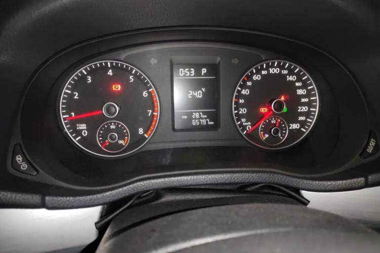 Used Volkswagen Passat 2014 1.8TSI DSG Prestige Edition Odometer Close Up
