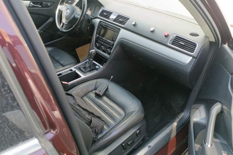Used Volkswagen Passat 2014 1.8TSI DSG Prestige Edition Right Front Seat