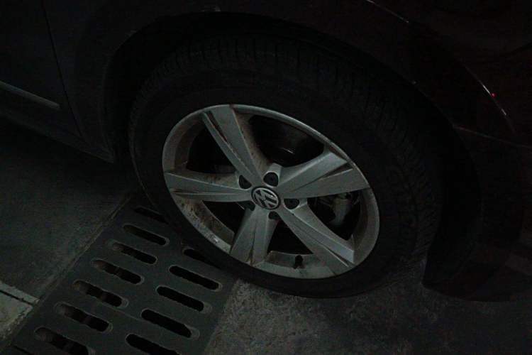 Used Volkswagen Passat 2014 2.0 TSI DSG Prestige Edition Right Front Wheel Hub