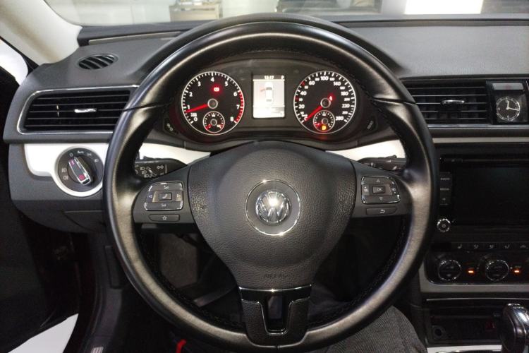 Used Volkswagen Passat 2014 1.8TSI DSG Prestige Edition Steering Wheel