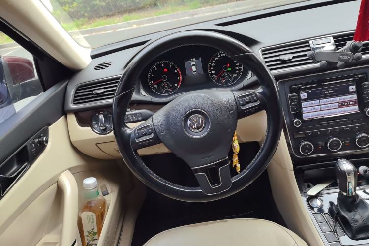 Used Volkswagen Passat 2014 1.8TSI DSG Prestige Edition Steering Wheel