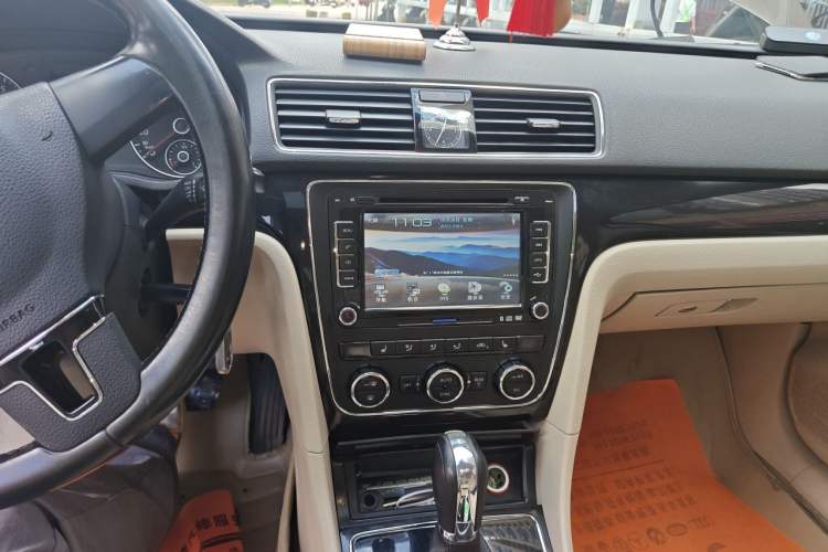 Used Volkswagen Passat 2014 1.8TSI DSG Prestige Edition Audio And AC Panel