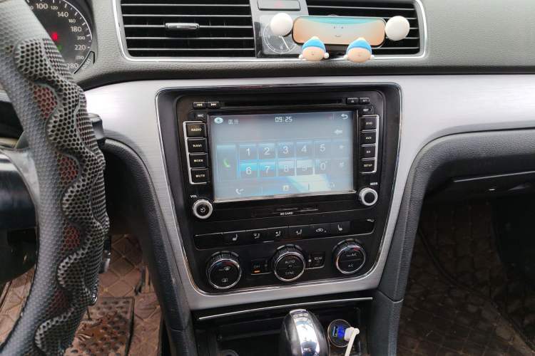 Used Volkswagen Passat 2014 1.4TSI DSG Prestige Edition Audio And AC Panel