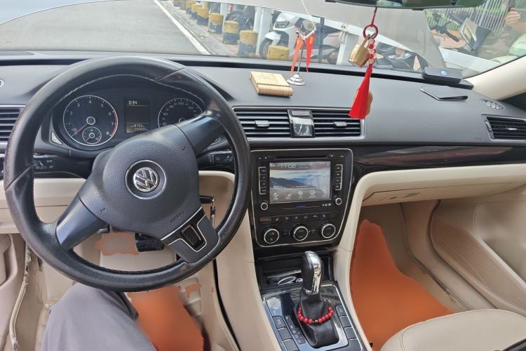 Used Volkswagen Passat 2014 1.8TSI DSG Prestige Edition Center Console