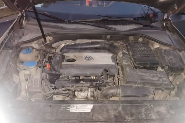 Used Volkswagen Passat 2014 1.8TSI DSG Prestige Edition Engine Bay