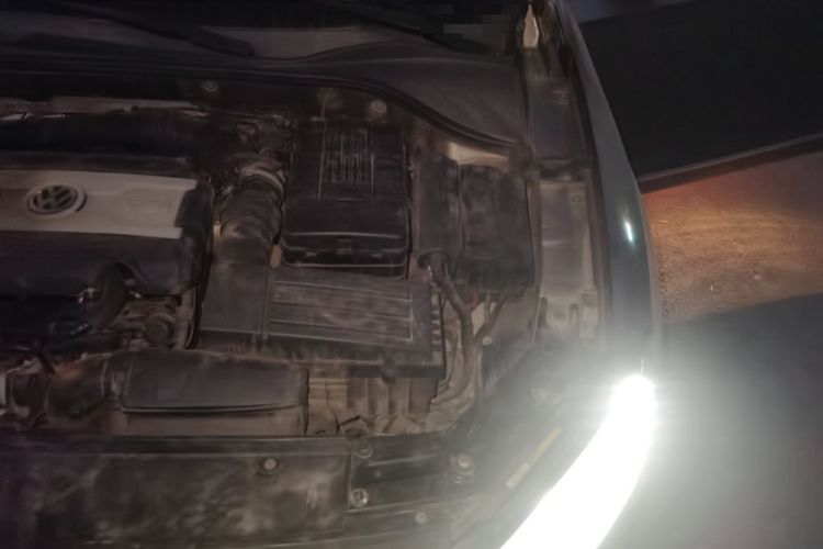 Used Volkswagen Passat 2014 1.8TSI DSG Prestige Edition Engine Bay Left