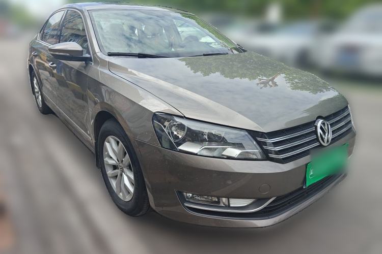 Used Volkswagen Passat 2014 1.8TSI DSG Prestige Edition Front Right 45 Deg