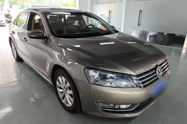 Used Volkswagen Passat 2014 1.8TSI Automatic Prestige Edition Front Right 45 Deg