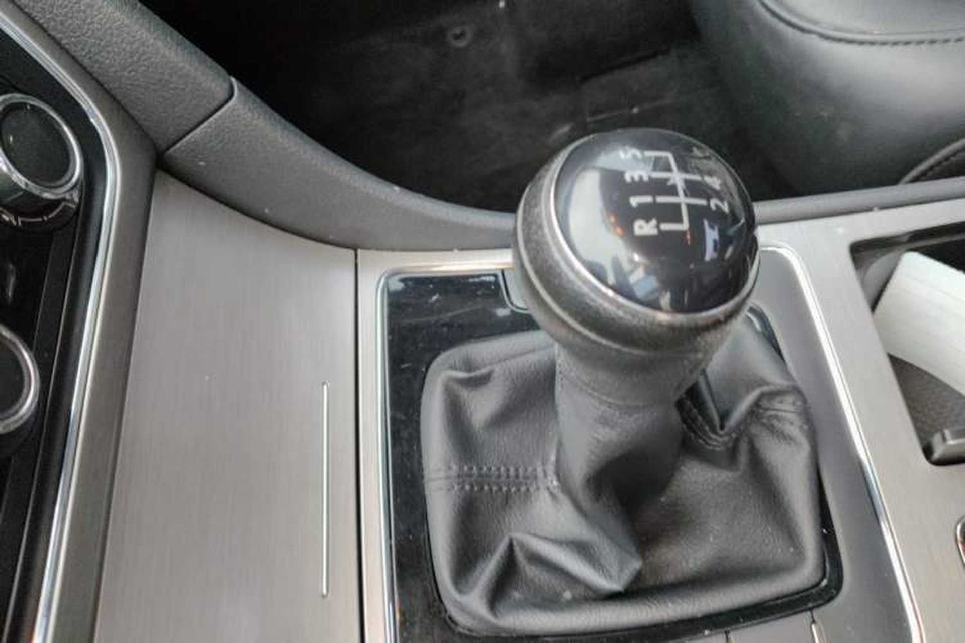 Used Volkswagen Passat 2014 1.4TSI Manual Luxury Edition Gear Lever