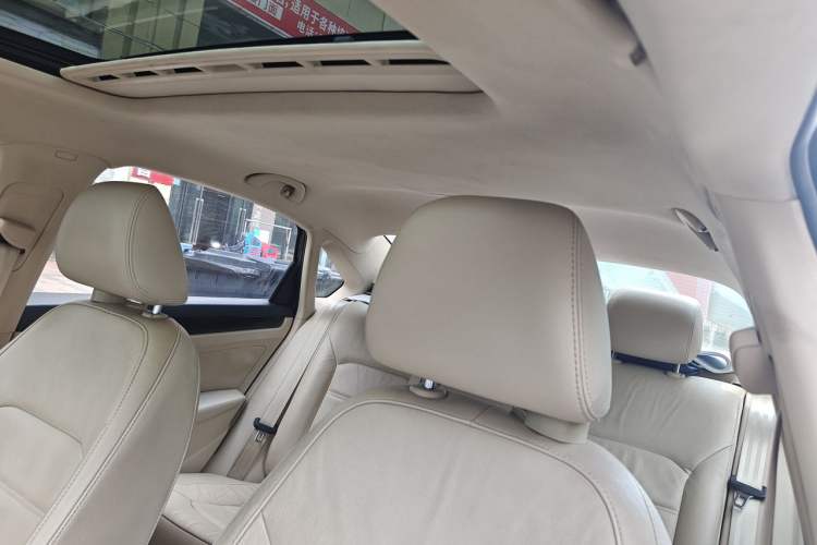 Used Volkswagen Passat 2014 1.8TSI DSG Prestige Edition Headliner