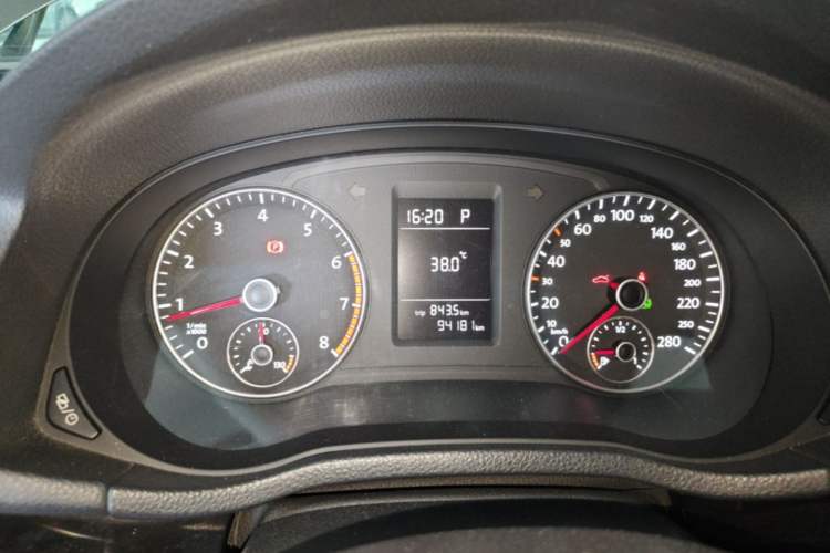 Used Volkswagen Passat 2014 1.8TSI Automatic Prestige Edition Instrument Cluster