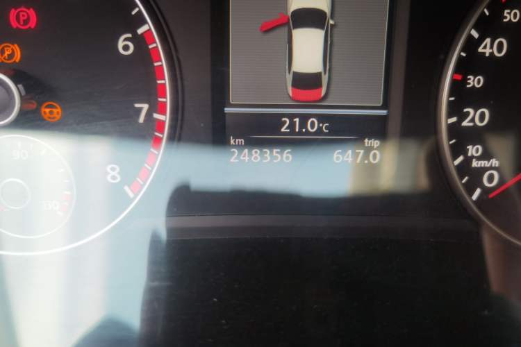 Used Volkswagen Passat 2014 1.8TSI DSG Prestige Edition Odometer Close Up