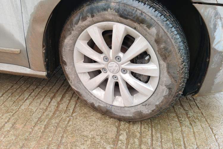 Used Volkswagen Passat 2014 1.4TSI DSG Prestige Edition Right Front Wheel Hub