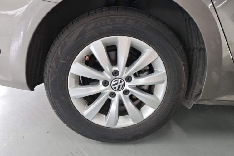 Used Volkswagen Passat 2014 1.8TSI Automatic Prestige Edition Right Rear Wheel Hub