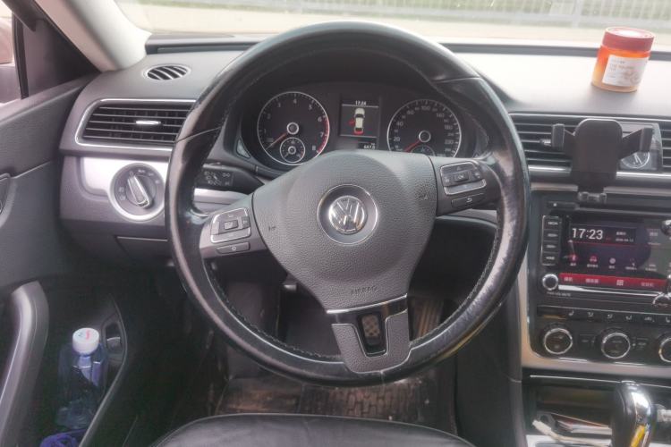 Used Volkswagen Passat 2014 1.8TSI DSG Prestige Edition Steering Wheel