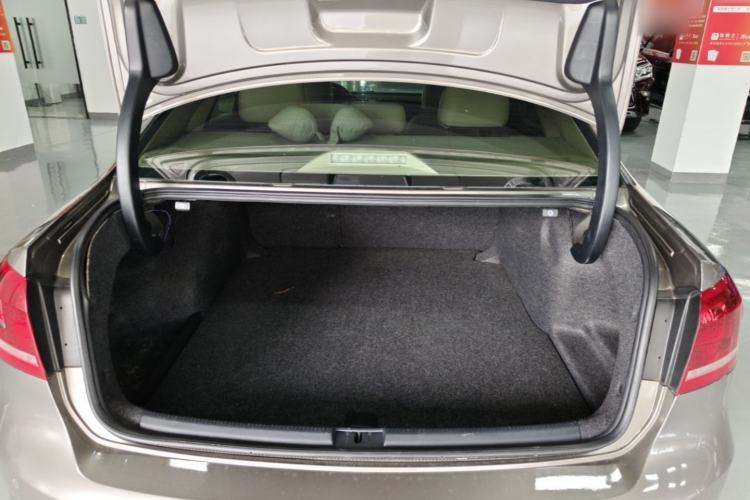 Used Volkswagen Passat 2014 1.8TSI Automatic Prestige Edition Trunk