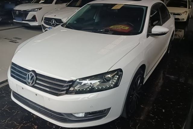 Volkswagen Passat 2014 1.8TSI DSG Prestige Navigation Edition usado