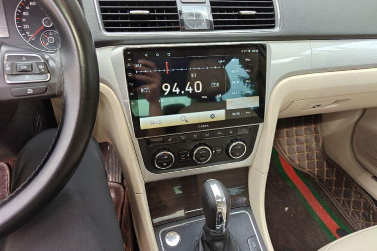 Used Volkswagen Passat 2014 1.8TSI DSG Prestige Edition Audio And AC Panel