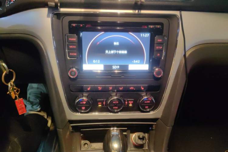 Used Volkswagen Passat 2014 1.8TSI DSG Prestige Navigation Edition Audio And AC Panel