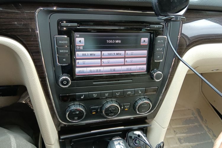 Used Volkswagen Passat 2014 1.8TSI DSG Prestige Navigation Edition Audio And AC Panel