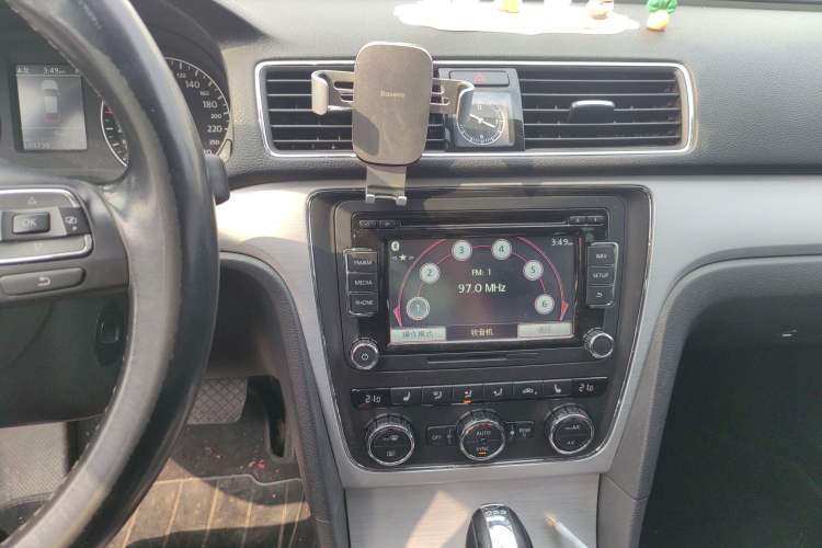 Used Volkswagen Passat 2014 1.8TSI DSG Prestige Navigation Edition Audio And AC Panel