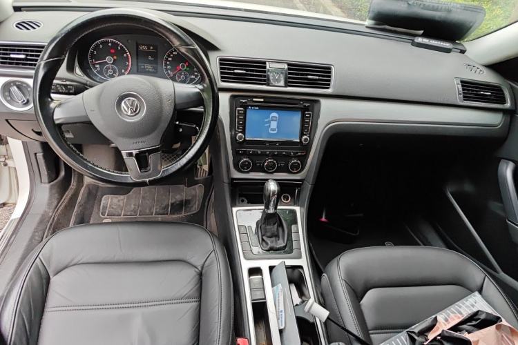 Used Volkswagen Passat 2014 1.8TSI DSG Prestige Edition Center Console