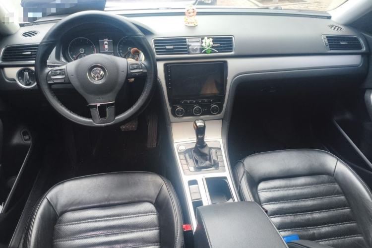 Used Volkswagen Passat 2014 2.0 TSI DSG Prestige Navigation Edition Center Console