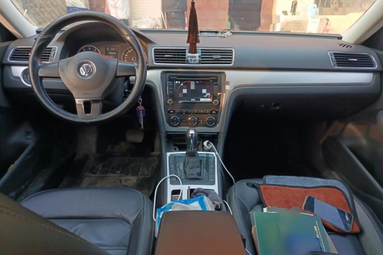 Used Volkswagen Passat 2014 1.8TSI DSG 30th Anniversary Edition Center Console