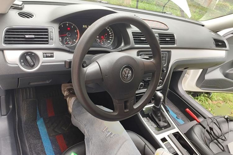Used Volkswagen Passat 2014 1.8TSI DSG Prestige Edition Center Console