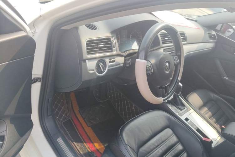 Used Volkswagen Passat 2014 1.8TSI DSG Prestige Navigation Edition Driver Seat