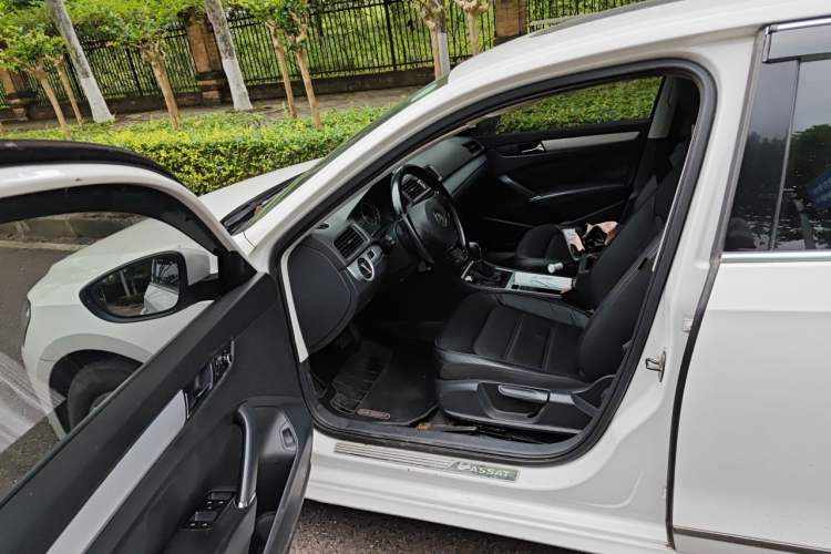 Used Volkswagen Passat 2014 1.8TSI DSG Prestige Edition Driver Seat