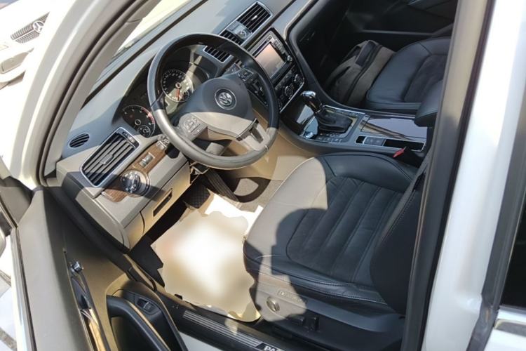 Used Volkswagen Passat 2014 2.0 TSI DSG Ultimate Edition Driver Seat