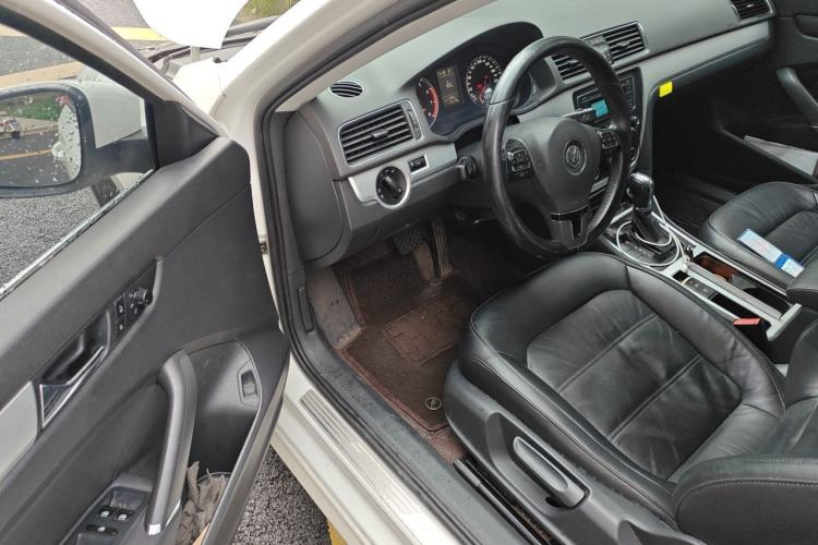Used Volkswagen Passat 2014 1.8TSI DSG Prestige Edition Driver Seat