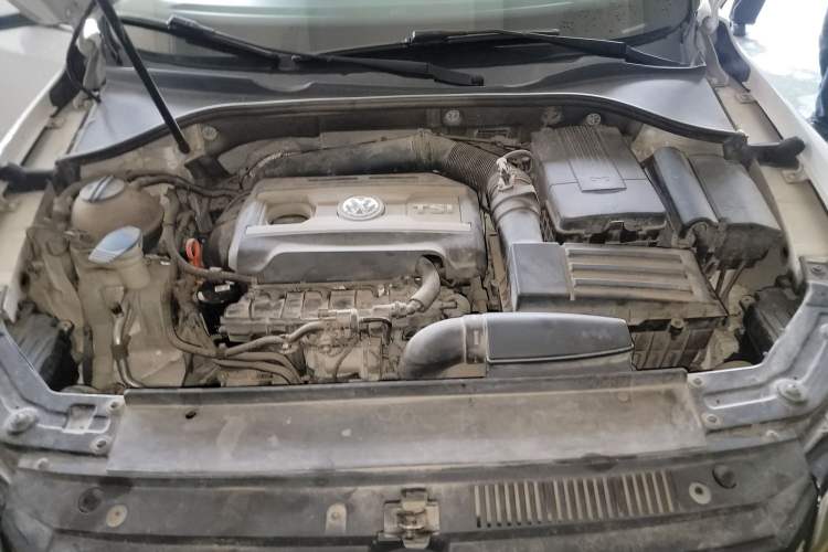 Used Volkswagen Passat 2014 1.8TSI DSG Prestige Edition Engine Bay