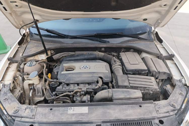 Used Volkswagen Passat 2014 1.8TSI DSG Prestige Edition Engine Bay