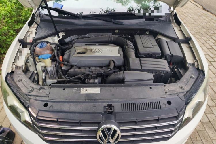 Used Volkswagen Passat 2014 1.8TSI DSG Prestige Edition Engine Bay
