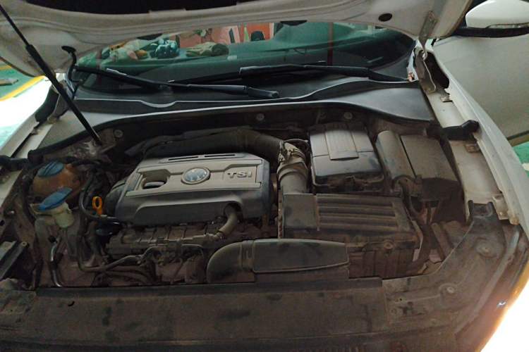Used Volkswagen Passat 2014 1.8TSI DSG Prestige Edition Engine Bay