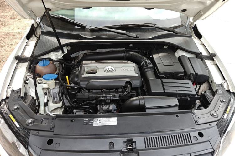 Used Volkswagen Passat 2014 1.8TSI DSG Prestige Edition Engine Bay