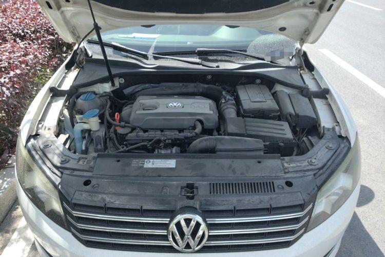 Used Volkswagen Passat 2014 1.8TSI DSG Prestige Edition Engine Bay