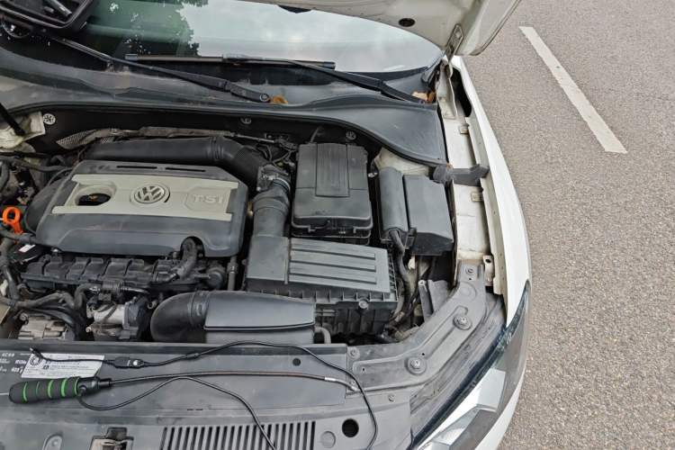 Used Volkswagen Passat 2014 1.8TSI DSG Prestige Edition Engine Bay Left