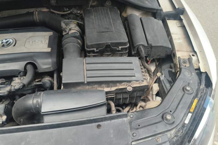 Used Volkswagen Passat 2014 2.0 TSI DSG Prestige Navigation Edition Engine Bay Left